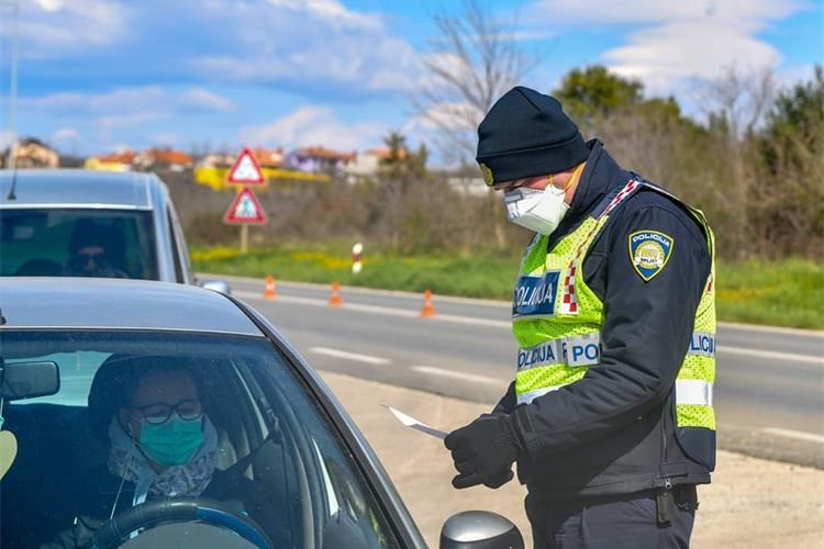 Nije poštivao mjeru samoizolacije pa zarazio policajce u Puli SLIJEDI KAZNENA PRIJAVA